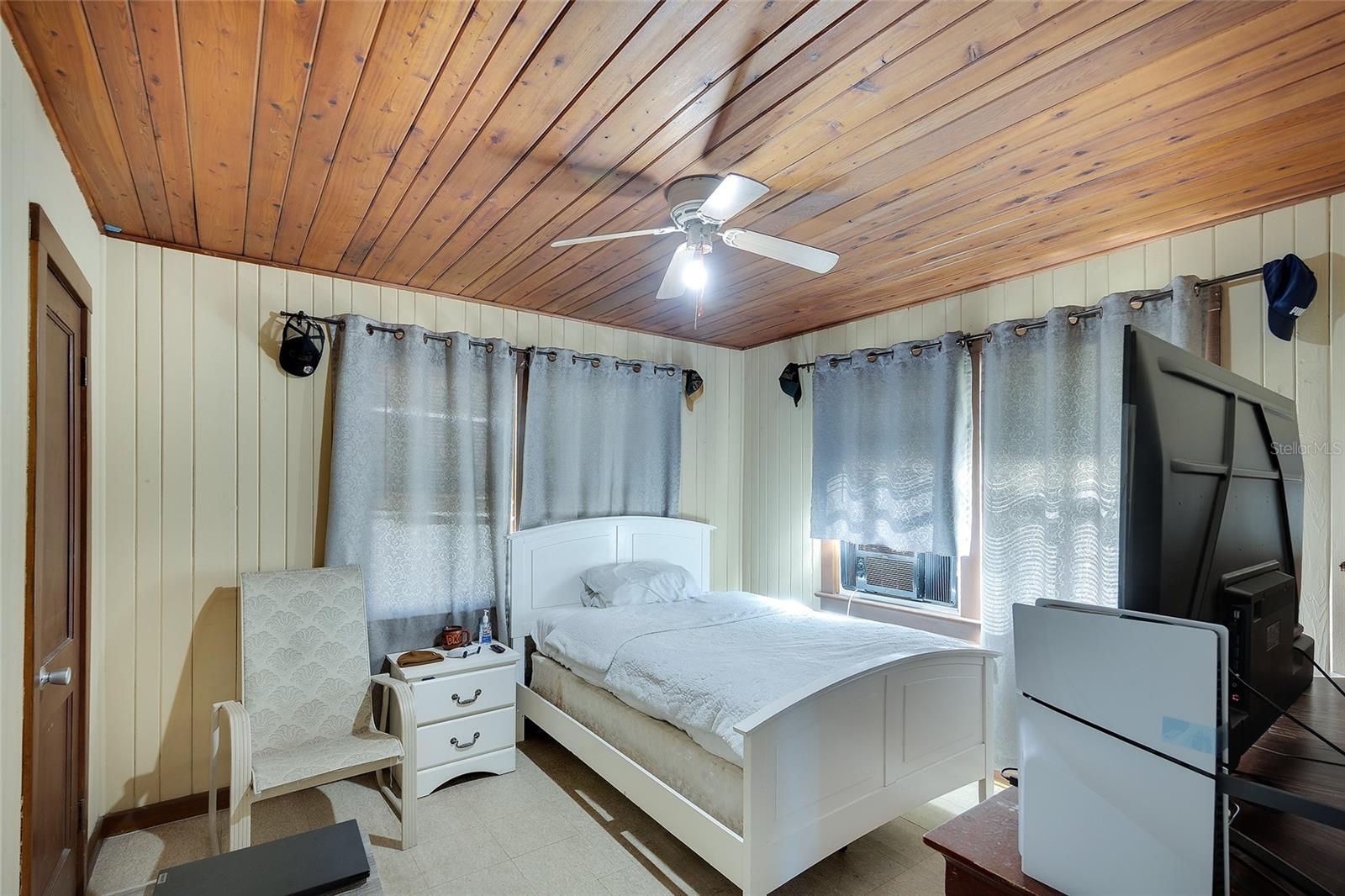 Image 13 of 34 For 2118 53rd Avenue W