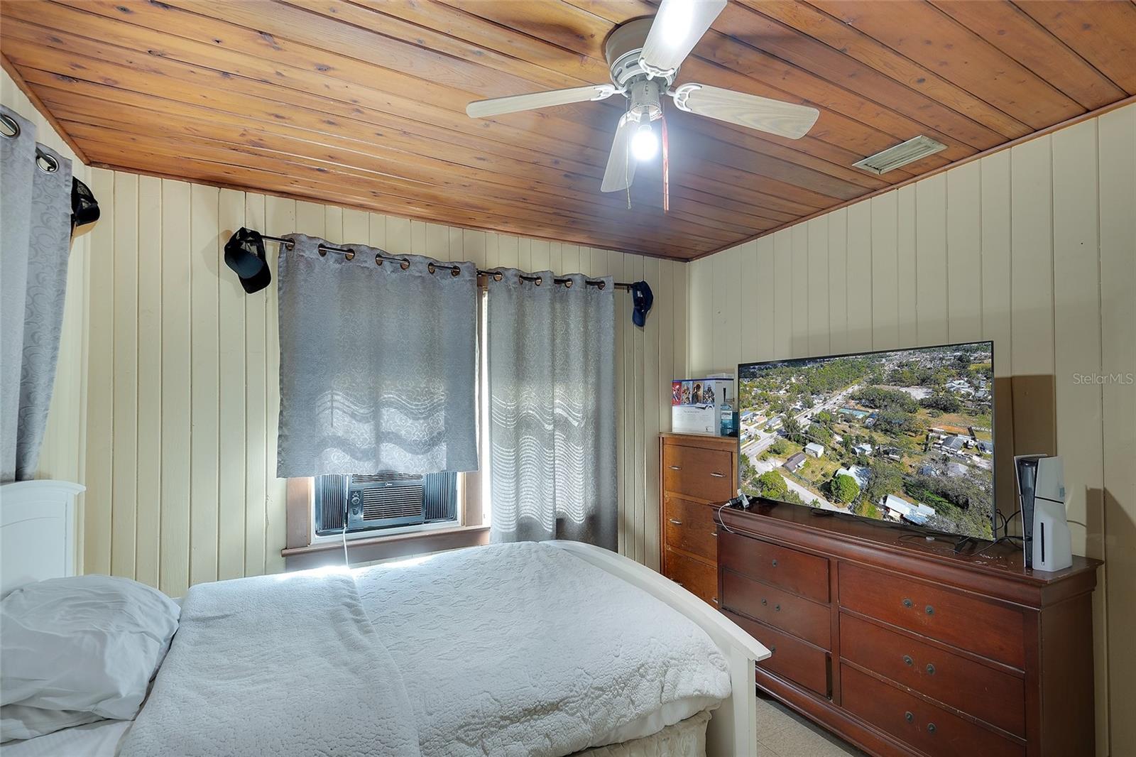 Image 14 of 34 For 2118 53rd Avenue W