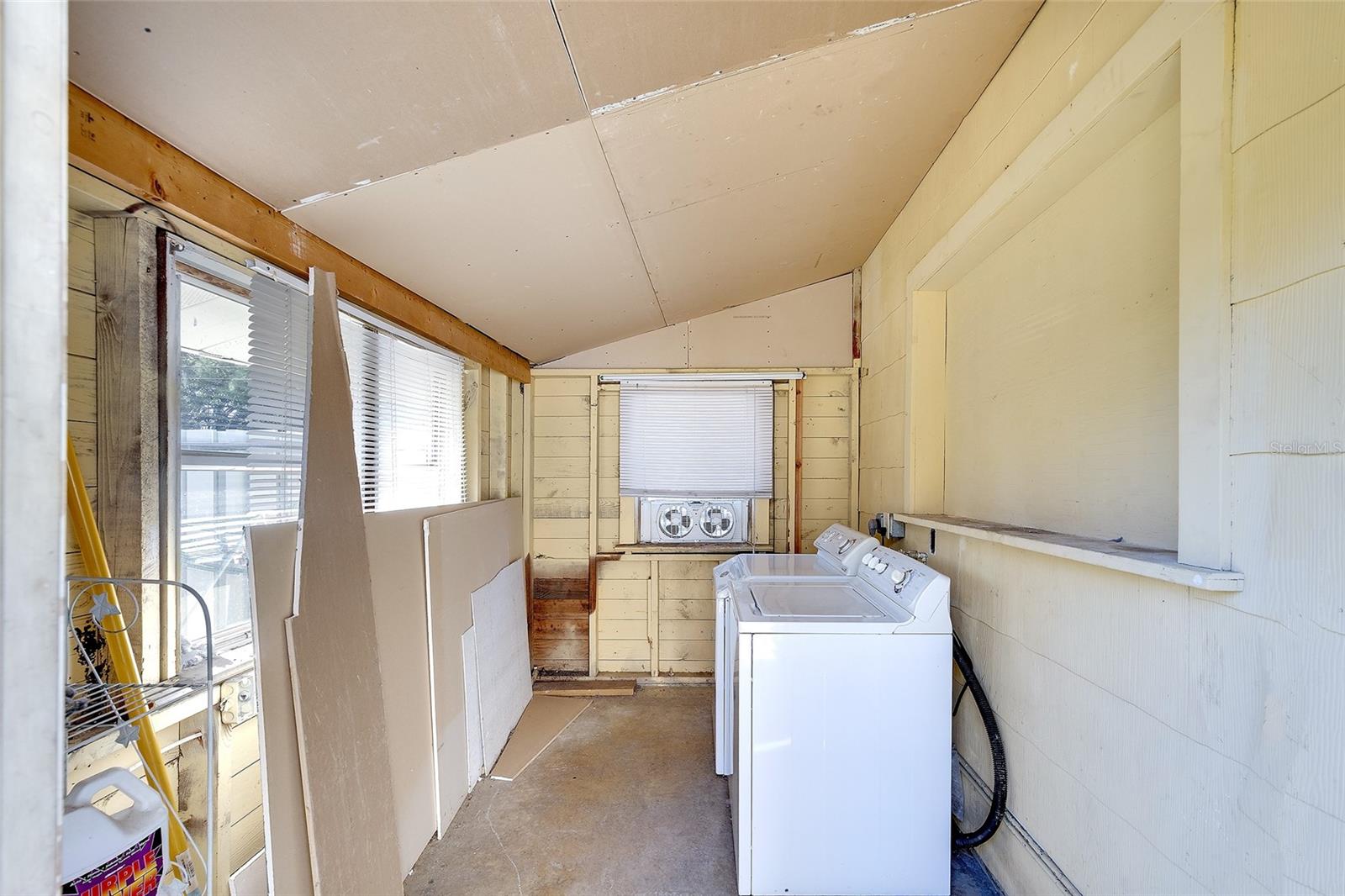 Image 21 of 34 For 2118 53rd Avenue W