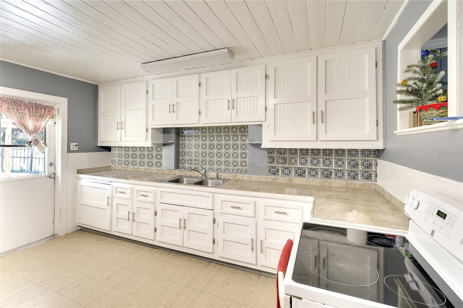 Image 6 of 34 For 2118 53rd Avenue W