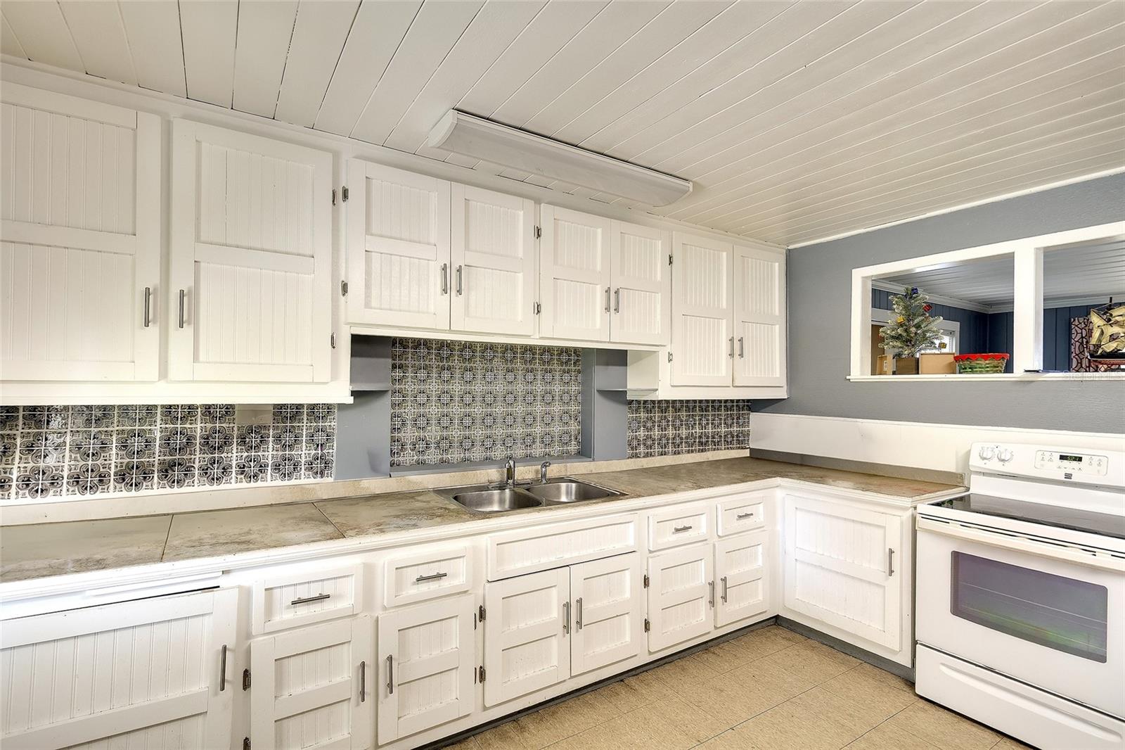 Image 7 of 34 For 2118 53rd Avenue W