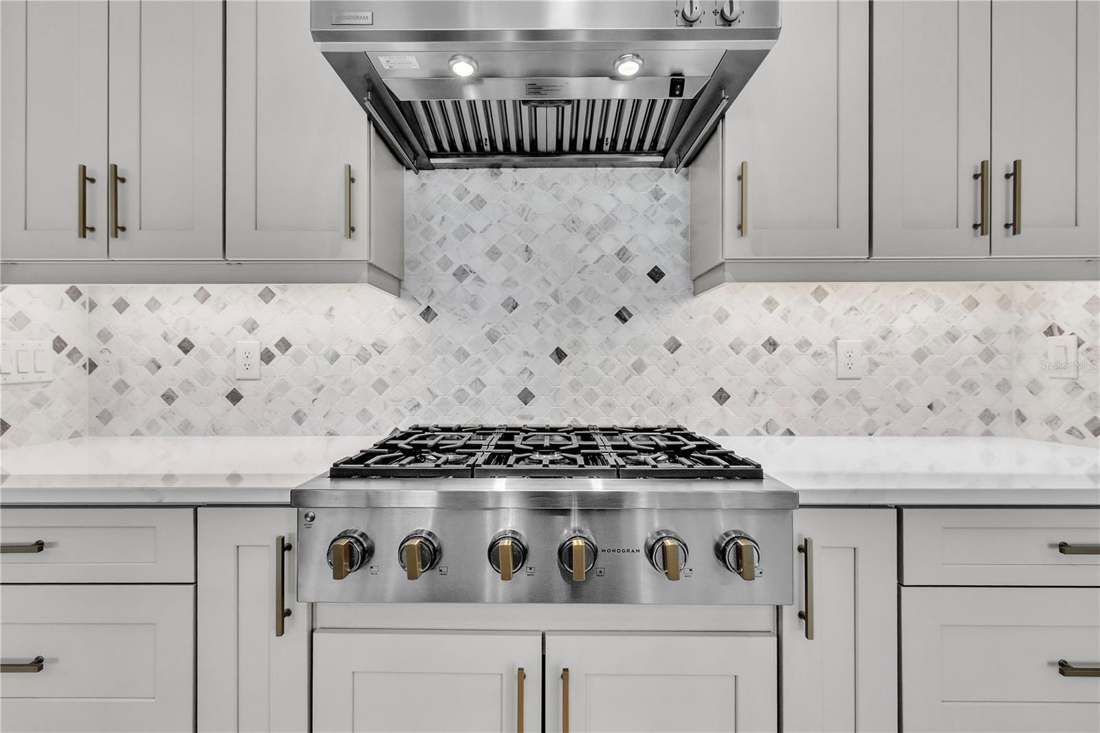 Image 24 of 100 For 3618 Santa Caterina Boulevard