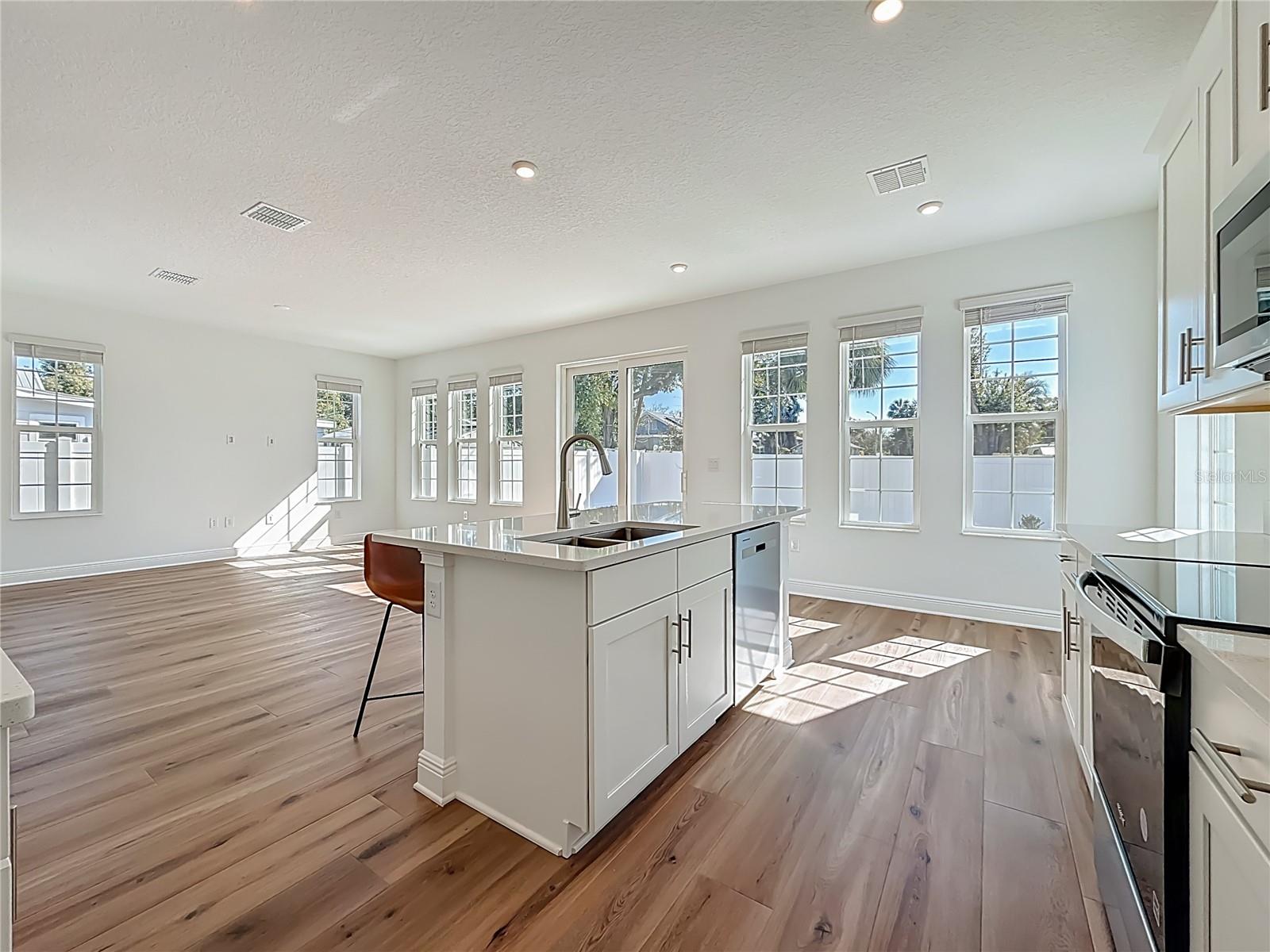 Image 18 of 80 For 1066 8th Avenue S