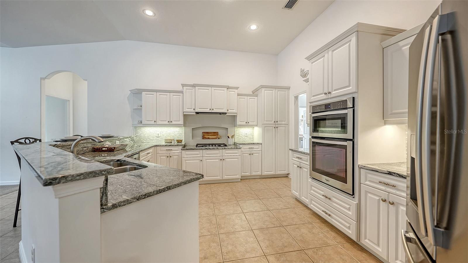 Image 10 of 38 For 9506 Royal Calcutta Place