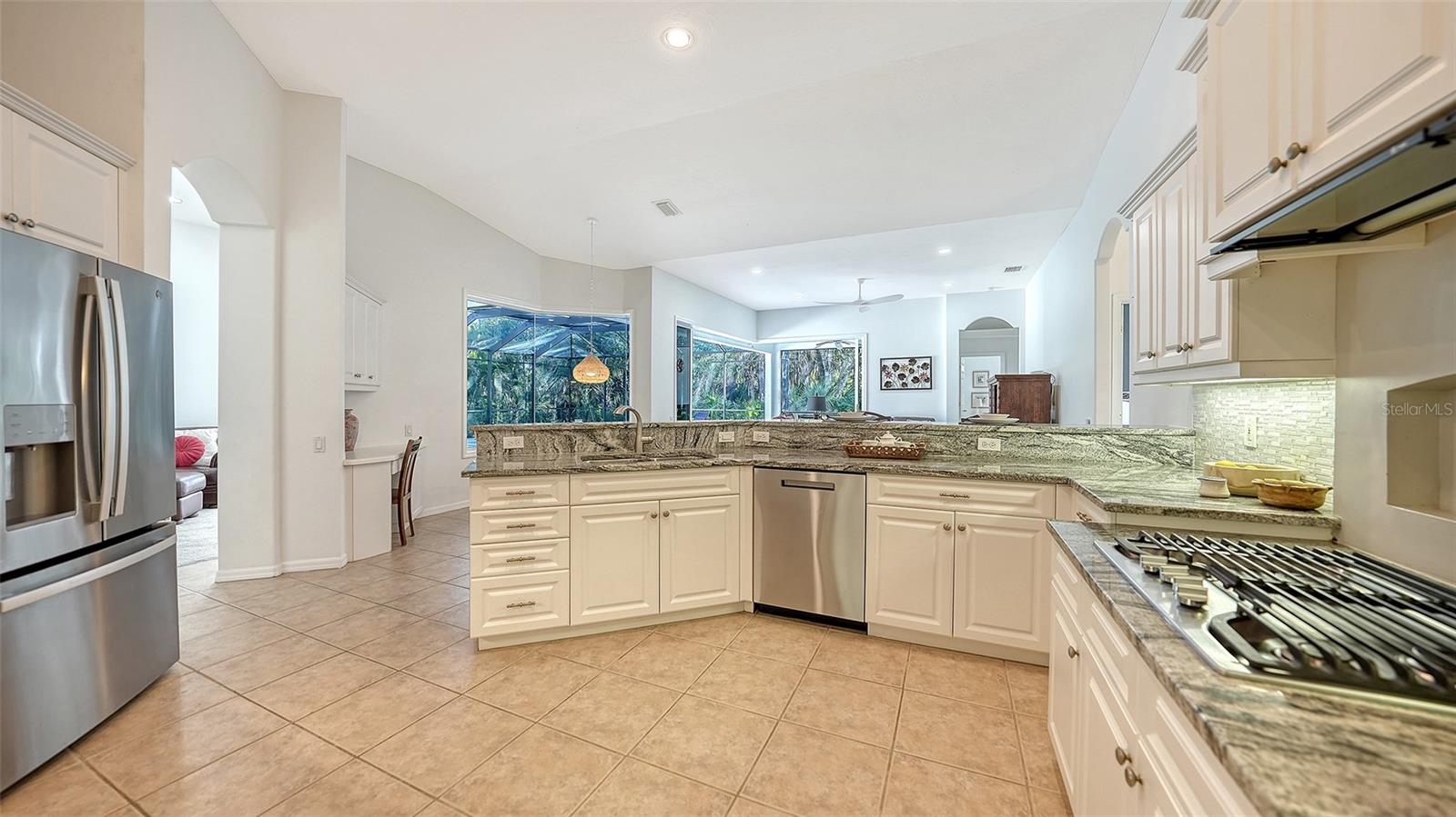 Image 12 of 38 For 9506 Royal Calcutta Place