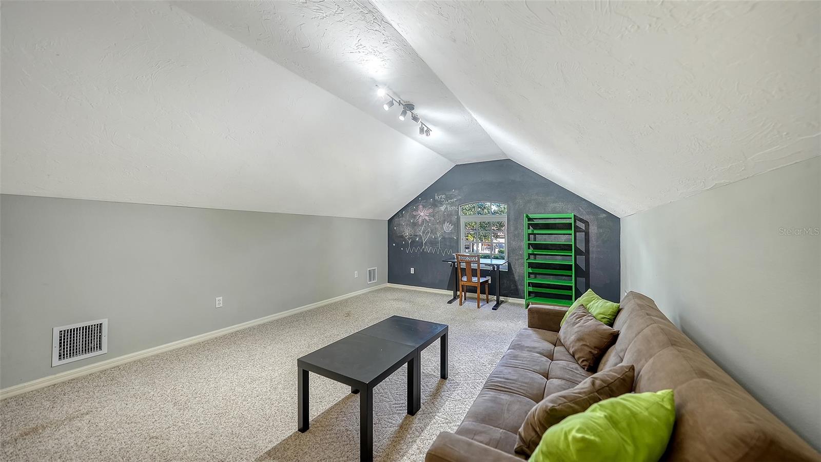 Image 29 of 38 For 9506 Royal Calcutta Place