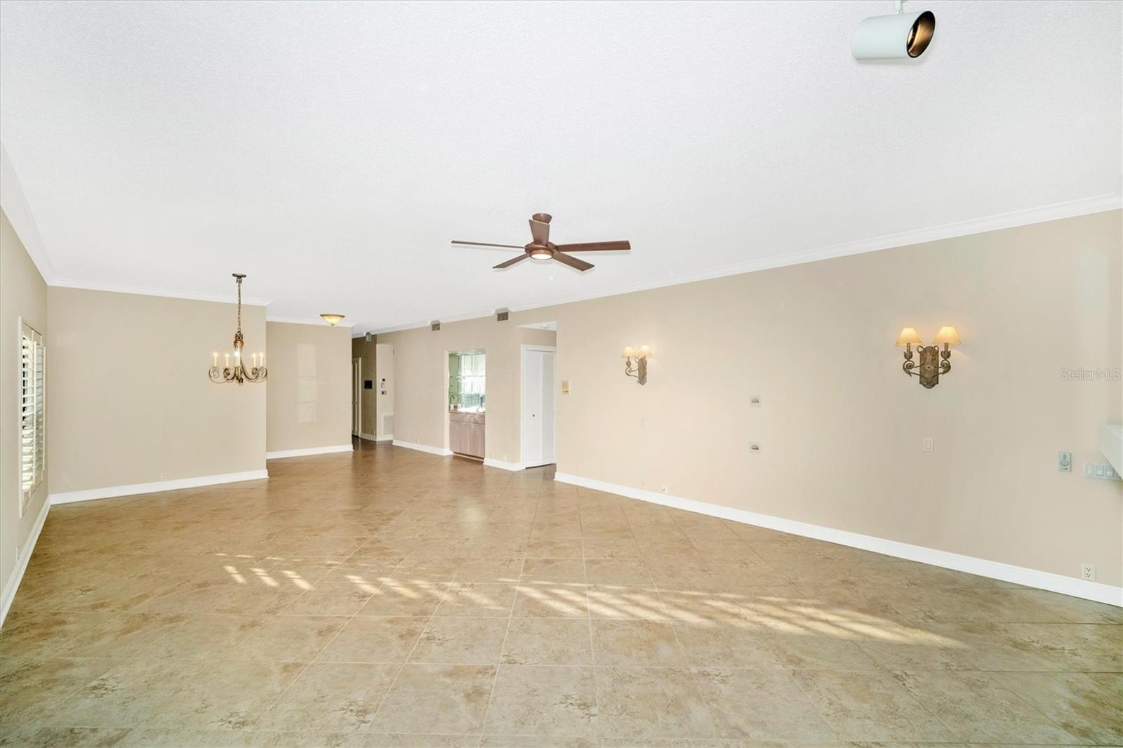 Image 13 of 55 For 7669 Fairway Woods Drive 704