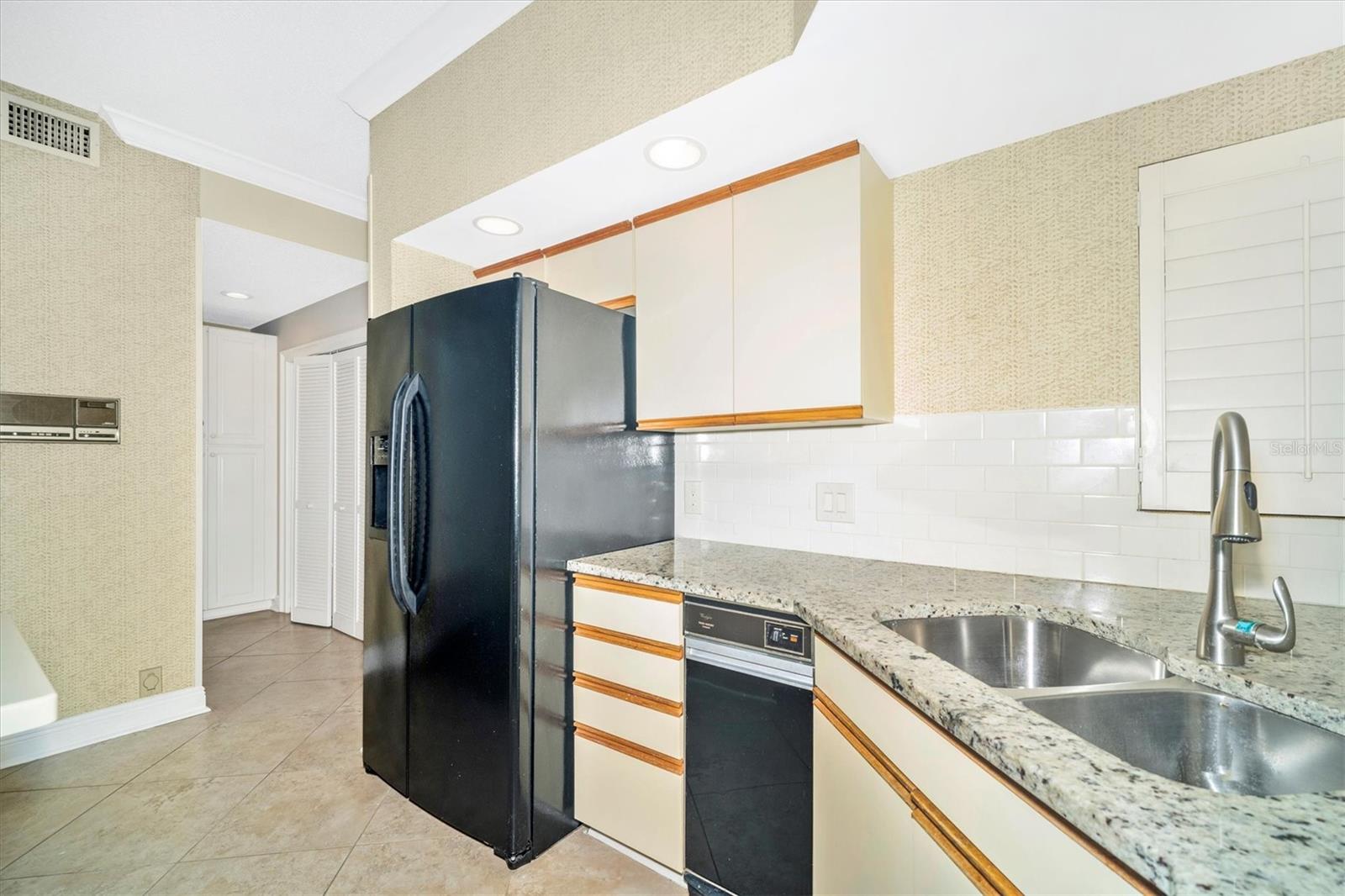 Image 26 of 55 For 7669 Fairway Woods Drive 704