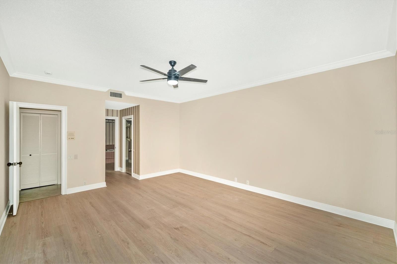 Image 29 of 55 For 7669 Fairway Woods Drive 704