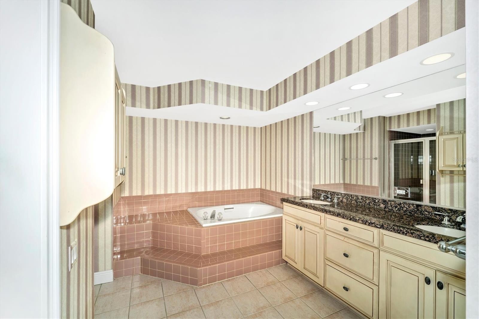 Image 34 of 55 For 7669 Fairway Woods Drive 704