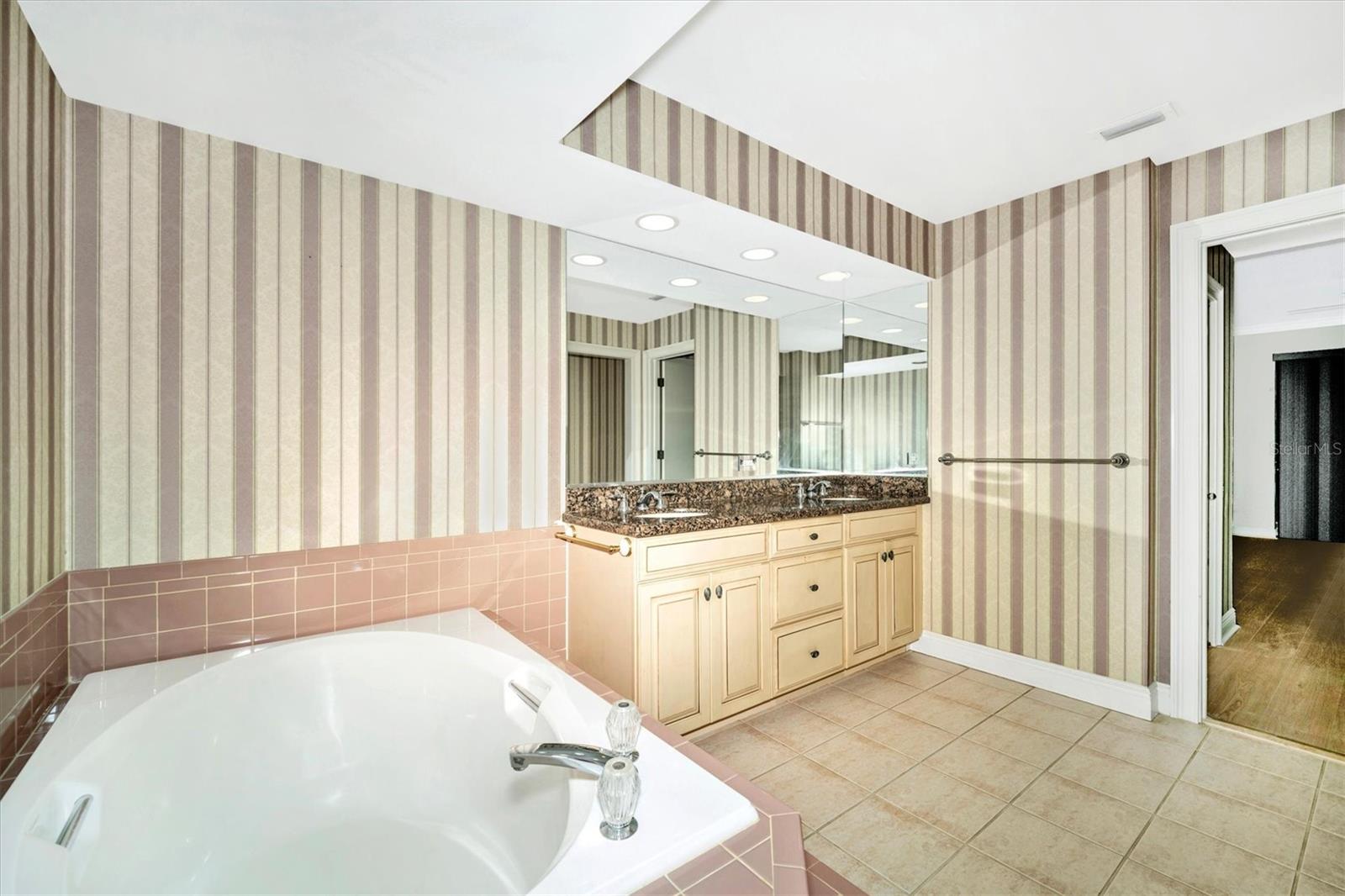 Image 35 of 55 For 7669 Fairway Woods Drive 704