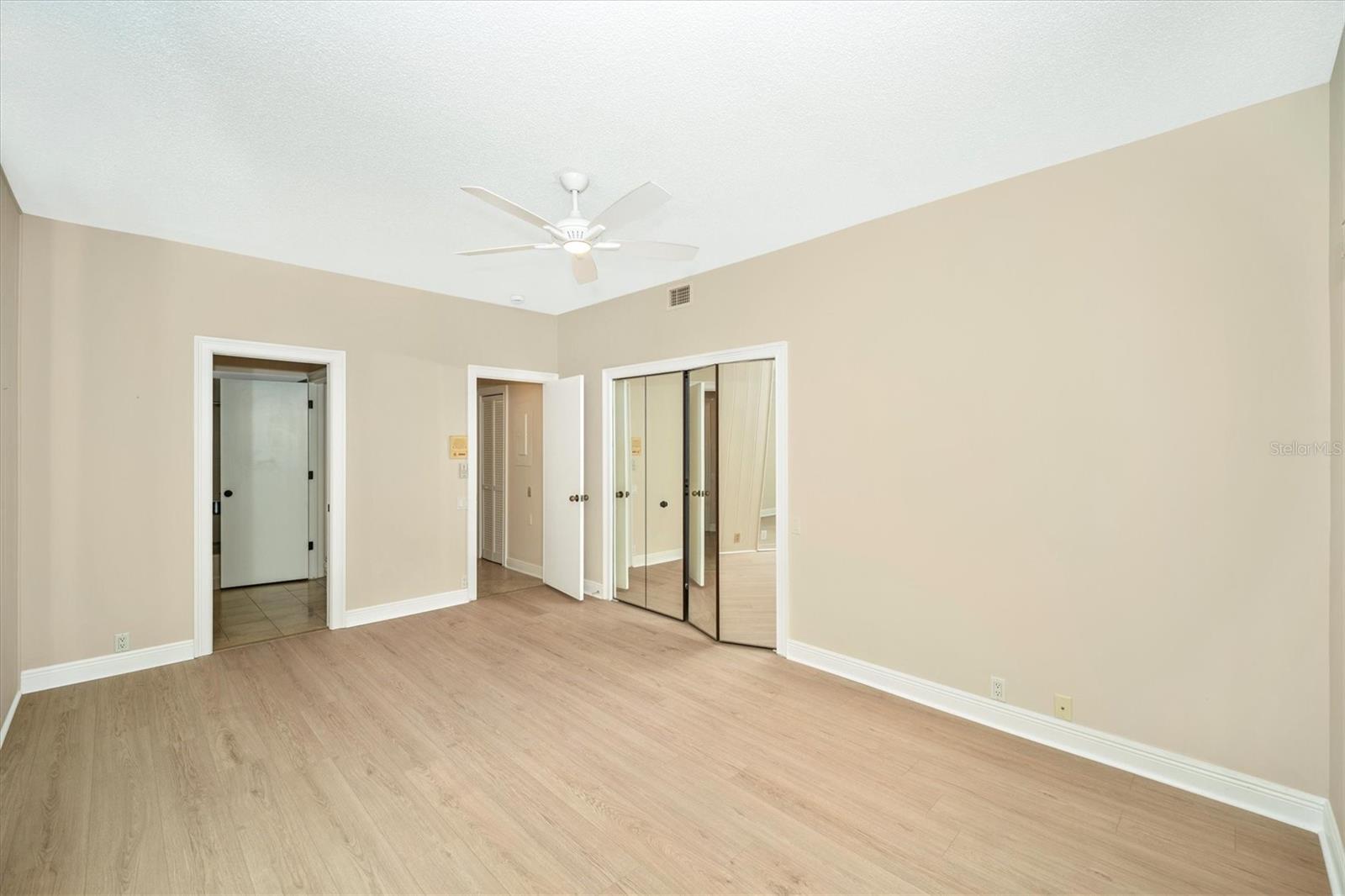 Image 39 of 55 For 7669 Fairway Woods Drive 704