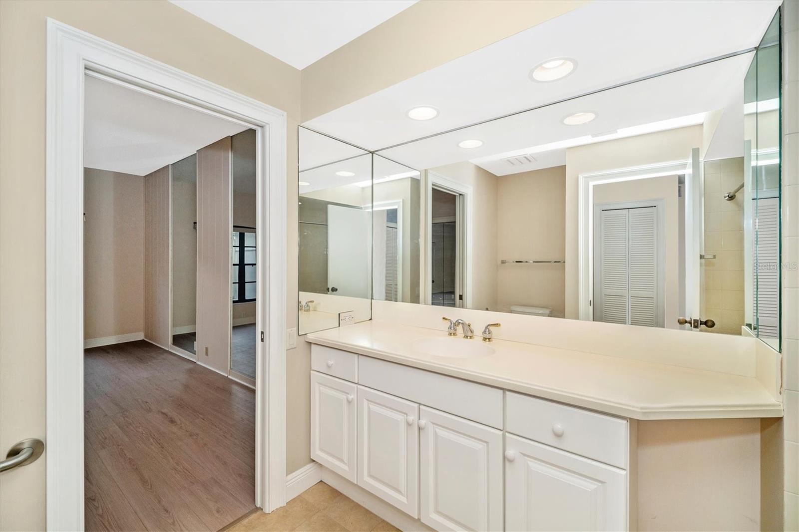 Image 42 of 55 For 7669 Fairway Woods Drive 704