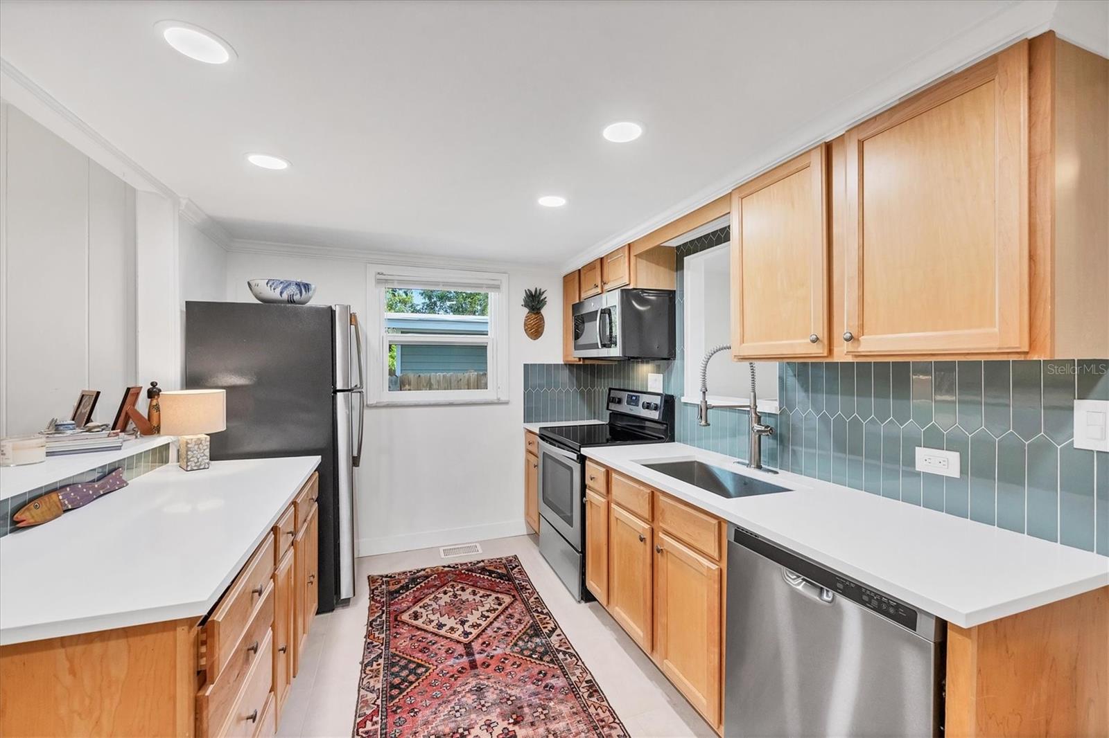 Image 10 of 26 For 3734 Iroquois Avenue