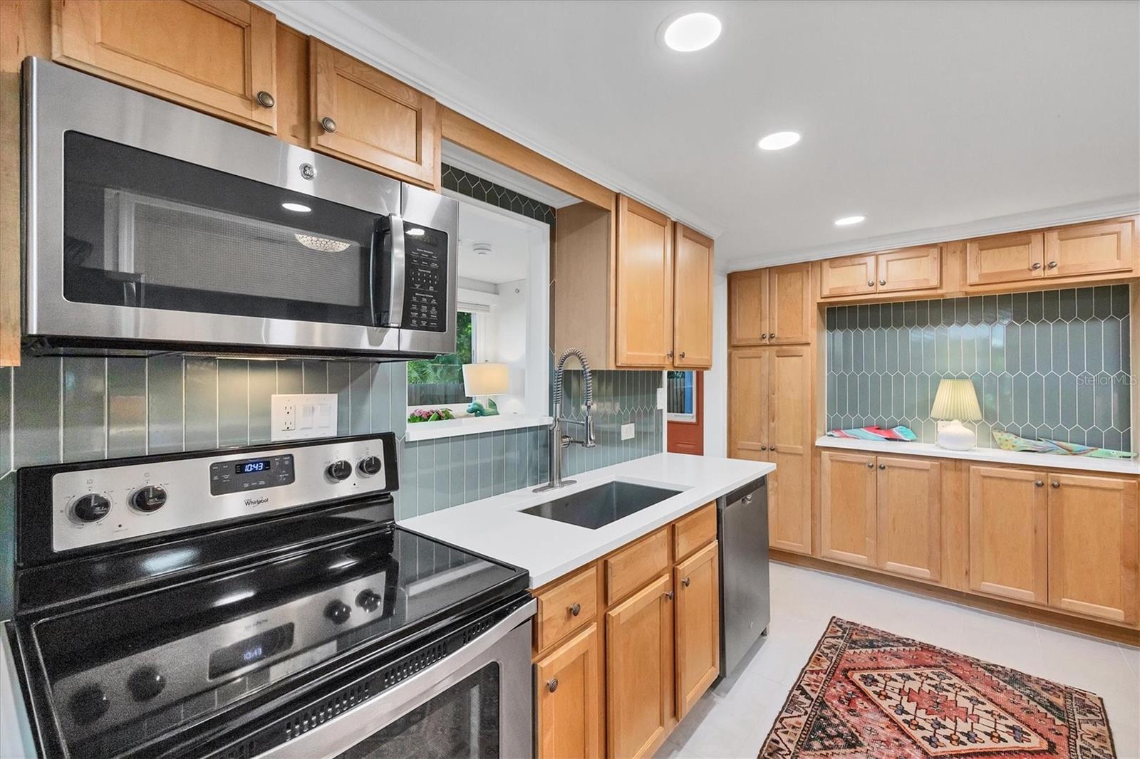 Image 11 of 26 For 3734 Iroquois Avenue