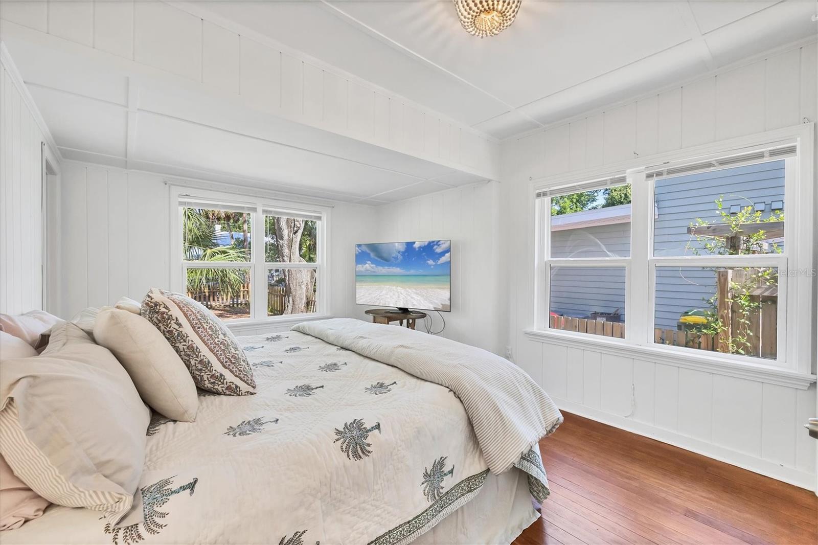 Image 13 of 26 For 3734 Iroquois Avenue