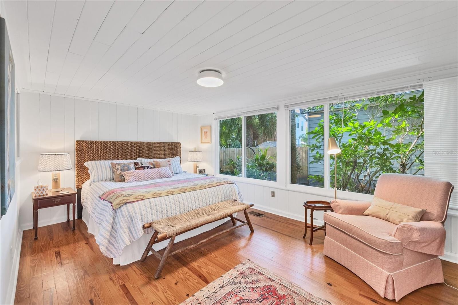 Image 16 of 26 For 3734 Iroquois Avenue