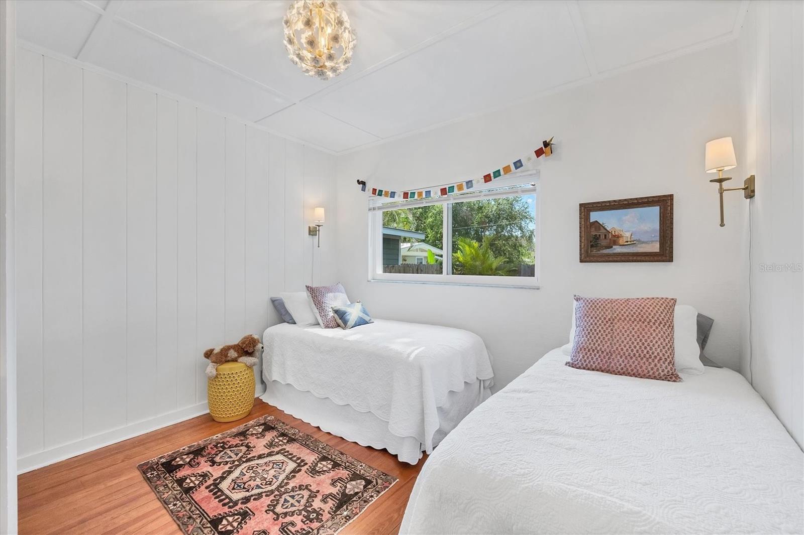 Image 17 of 26 For 3734 Iroquois Avenue