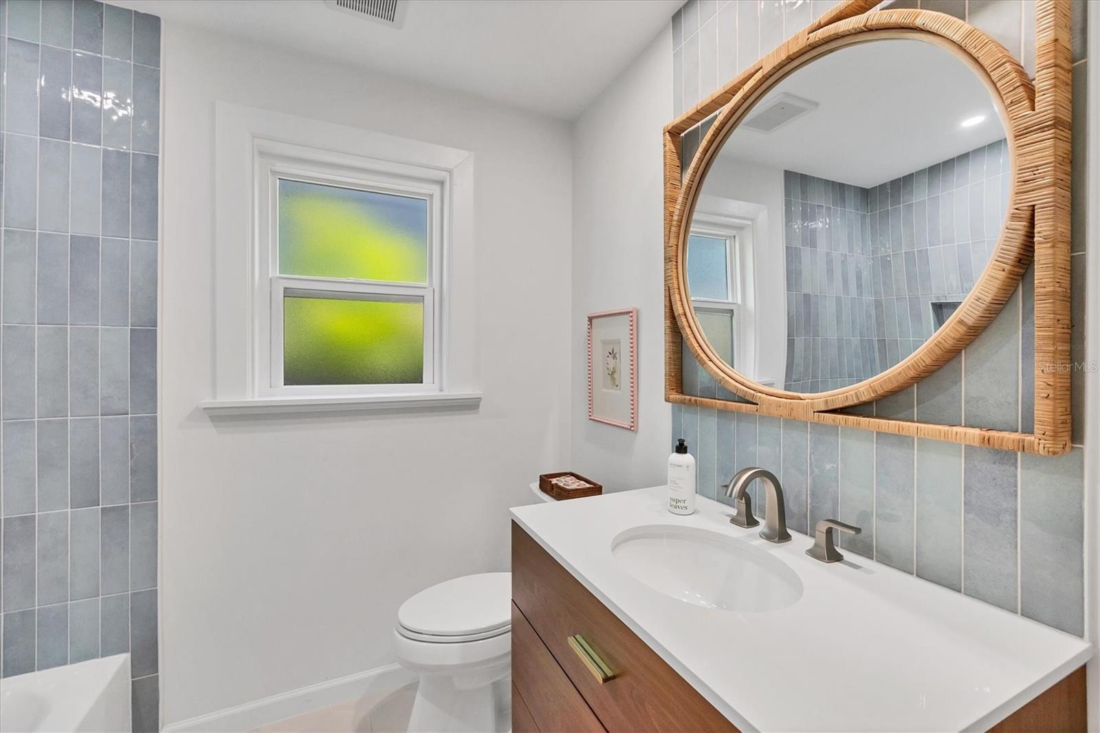 Image 18 of 26 For 3734 Iroquois Avenue