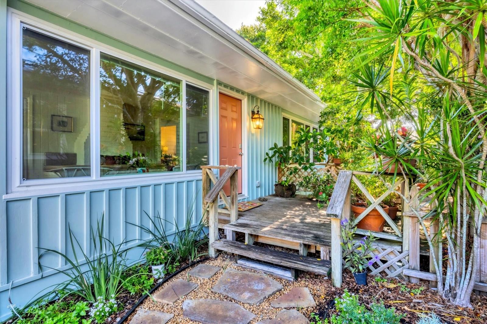 Image 2 of 26 For 3734 Iroquois Avenue