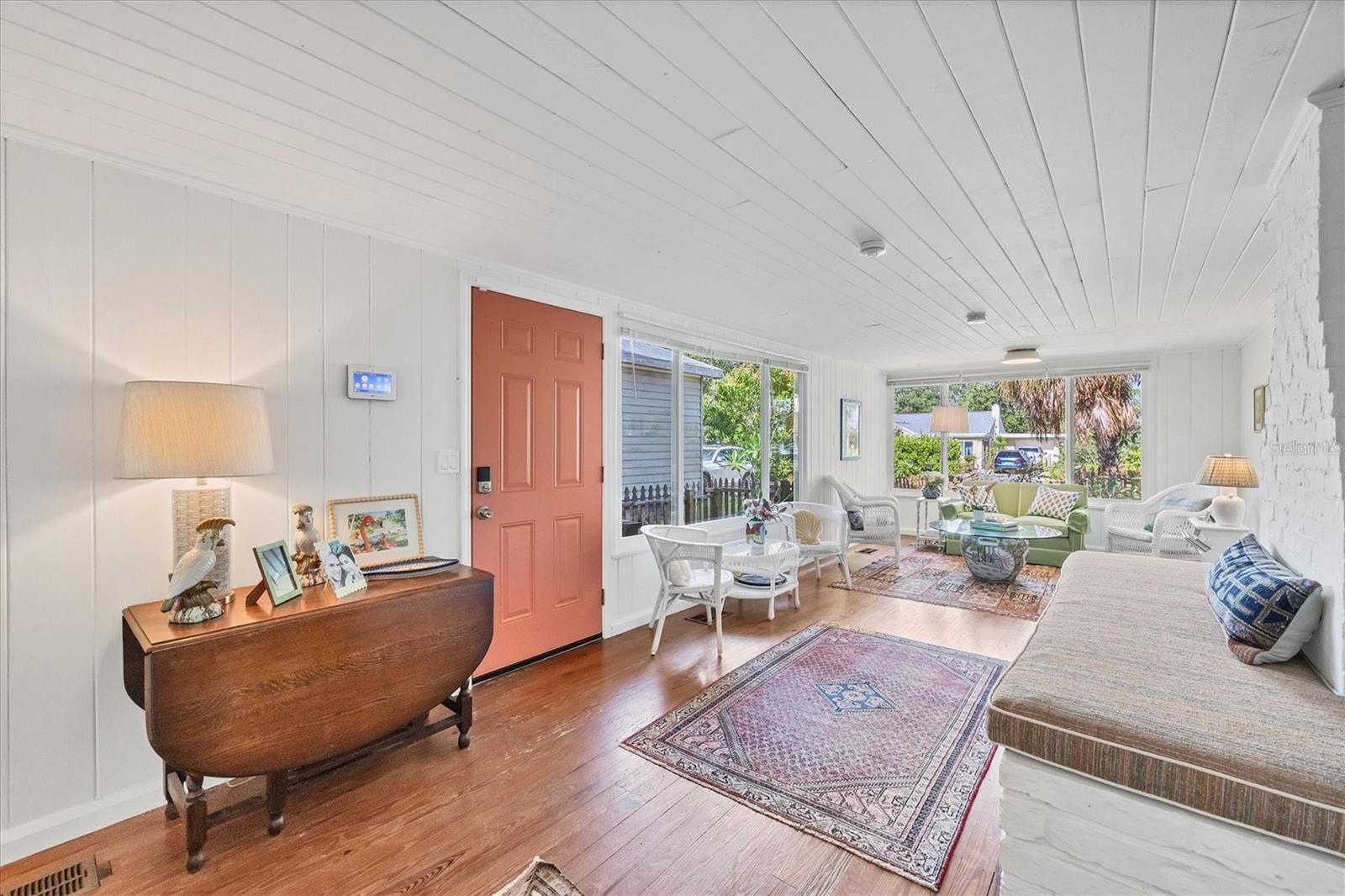 Image 20 of 26 For 3734 Iroquois Avenue