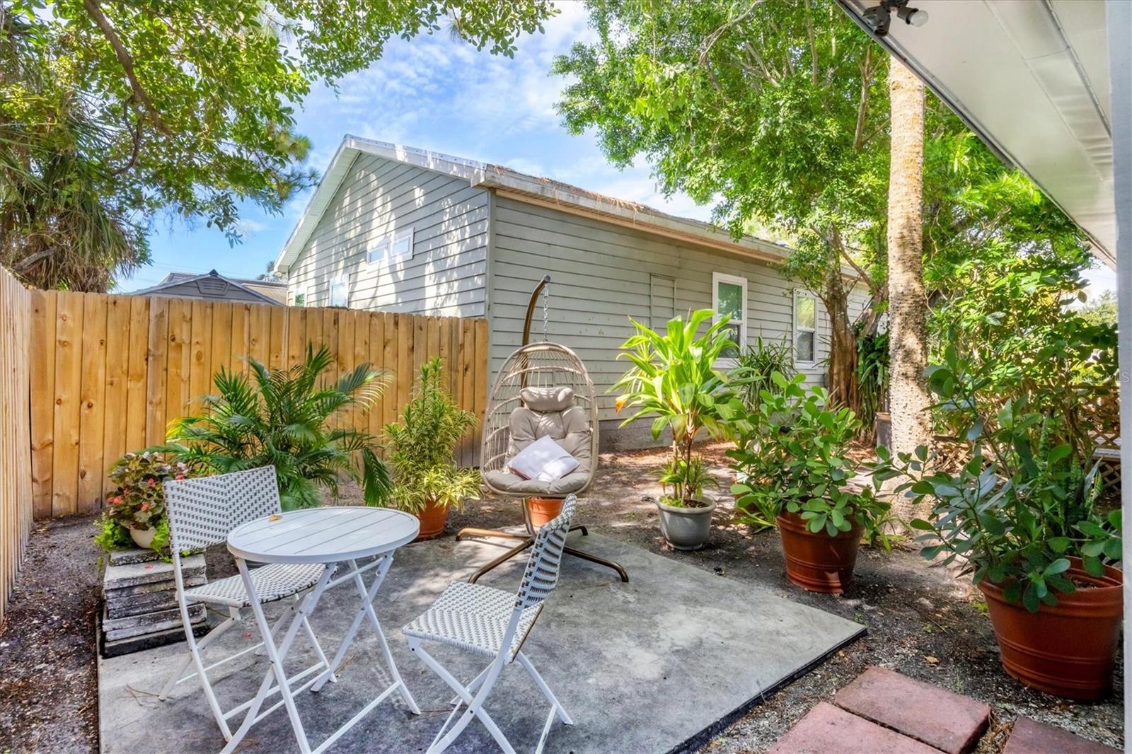 Image 23 of 26 For 3734 Iroquois Avenue