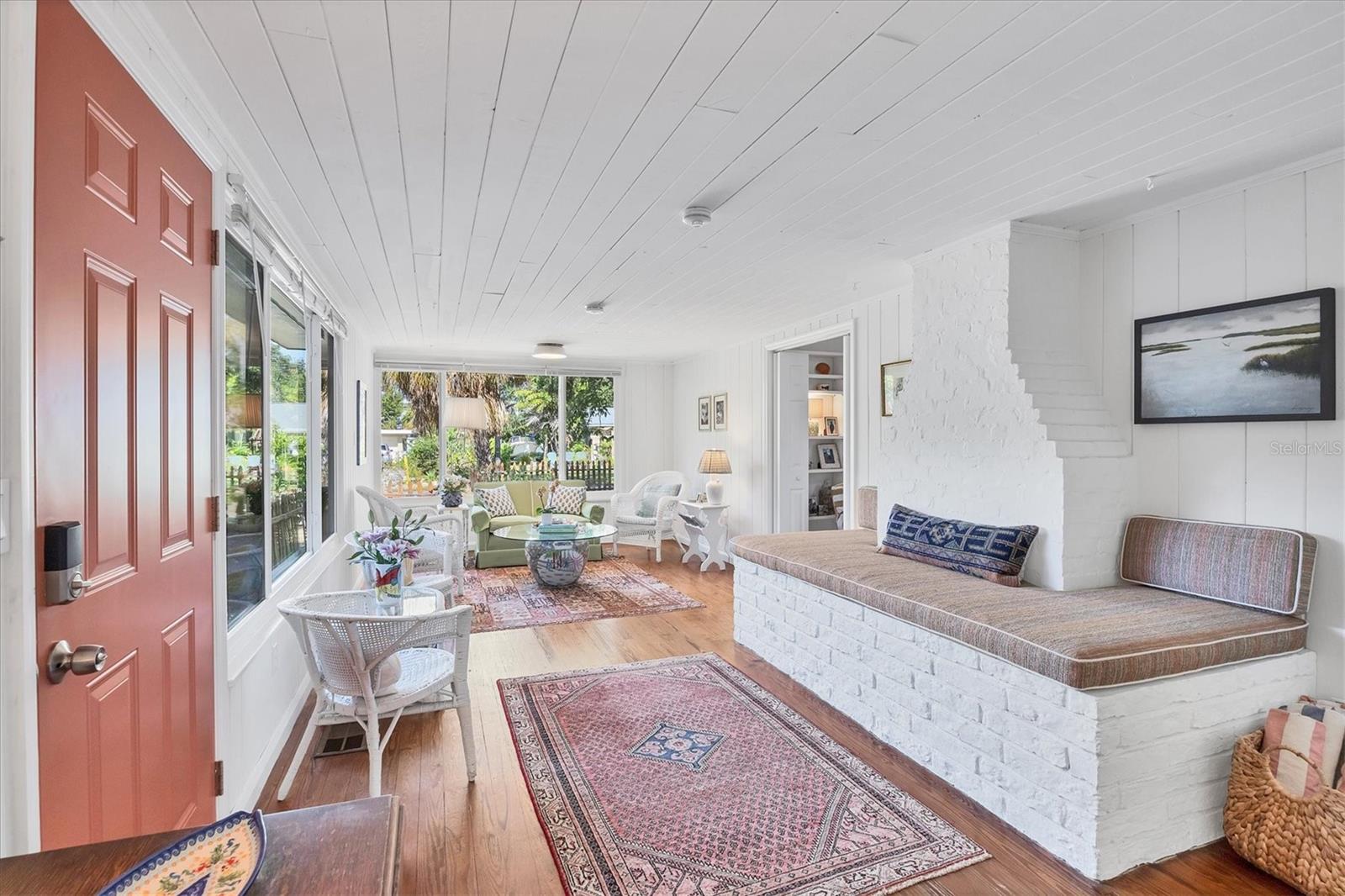 Image 3 of 26 For 3734 Iroquois Avenue