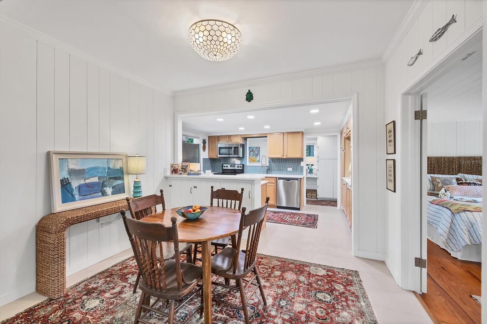 Image 6 of 26 For 3734 Iroquois Avenue