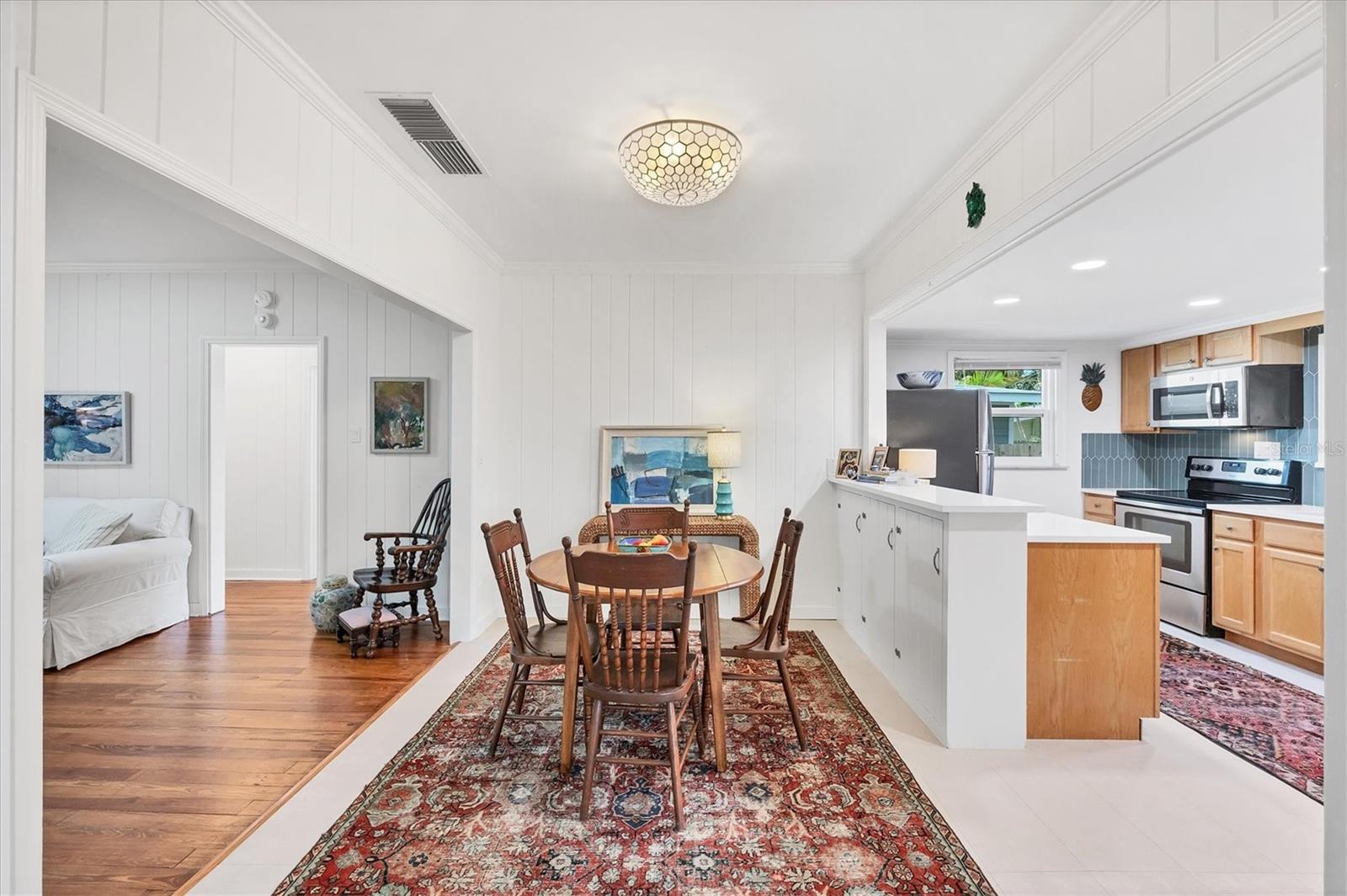 Image 7 of 26 For 3734 Iroquois Avenue