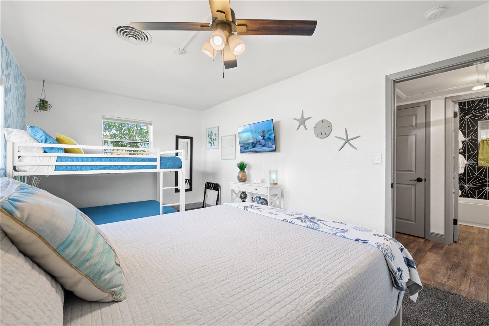 Image 15 of 25 For 8415 Iris Avenue