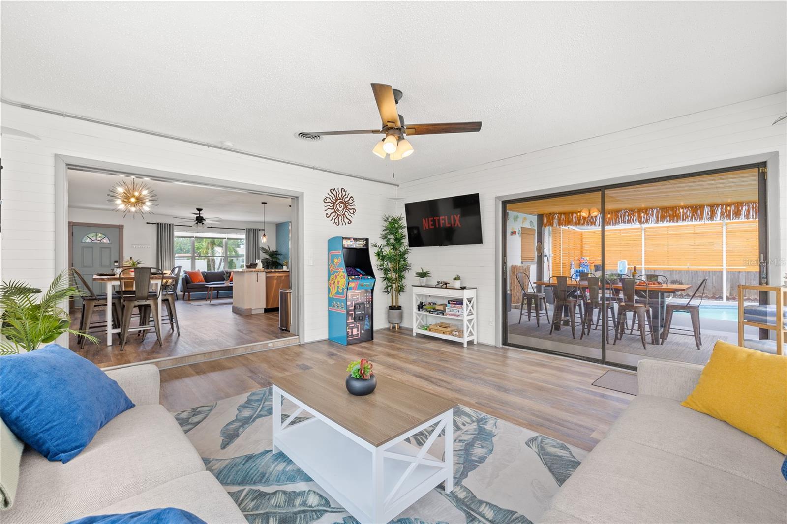 Image 7 of 25 For 8415 Iris Avenue