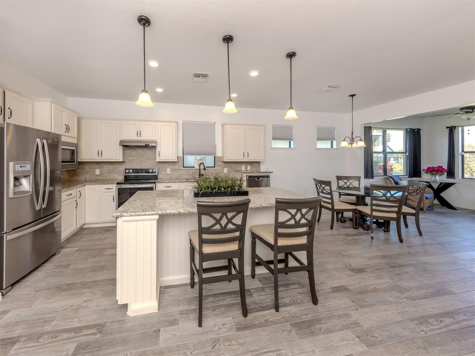 Image 16 of 43 For 13678 Yelma Street