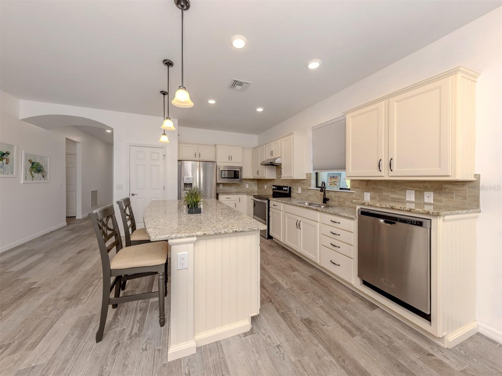 Image 19 of 43 For 13678 Yelma Street