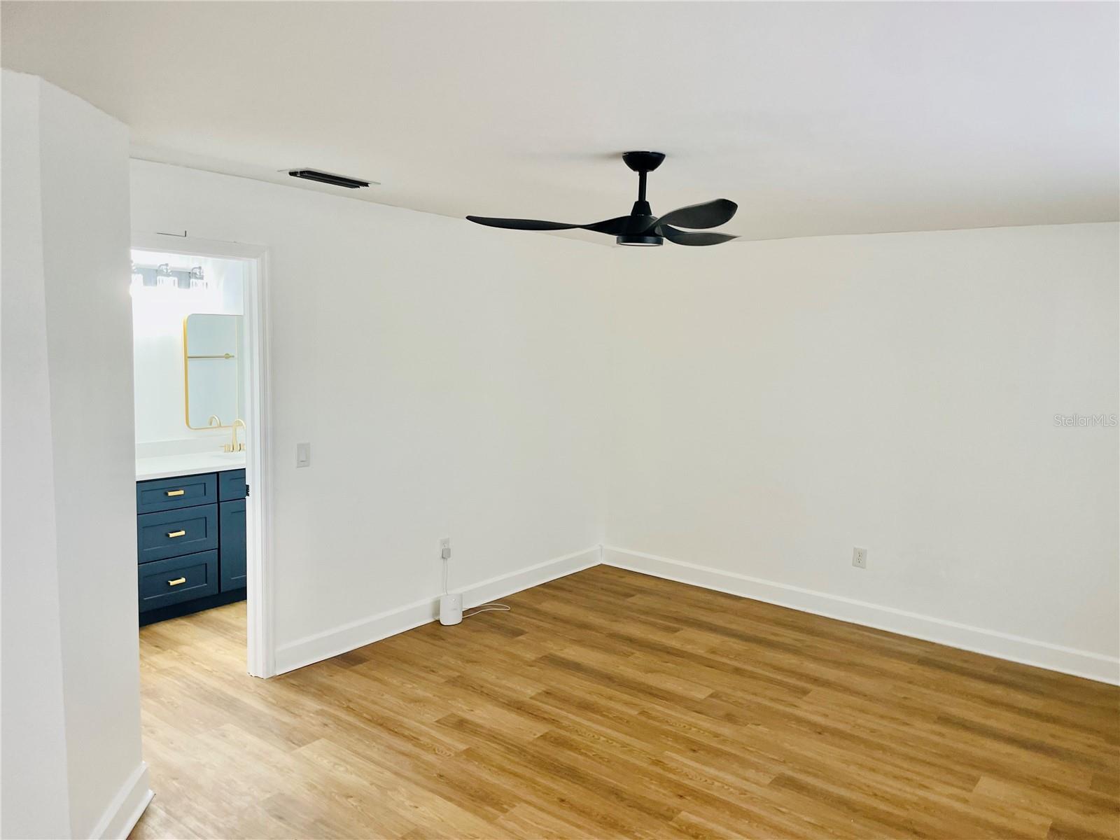 Image 15 of 32 For 3014 Southern Parkway W