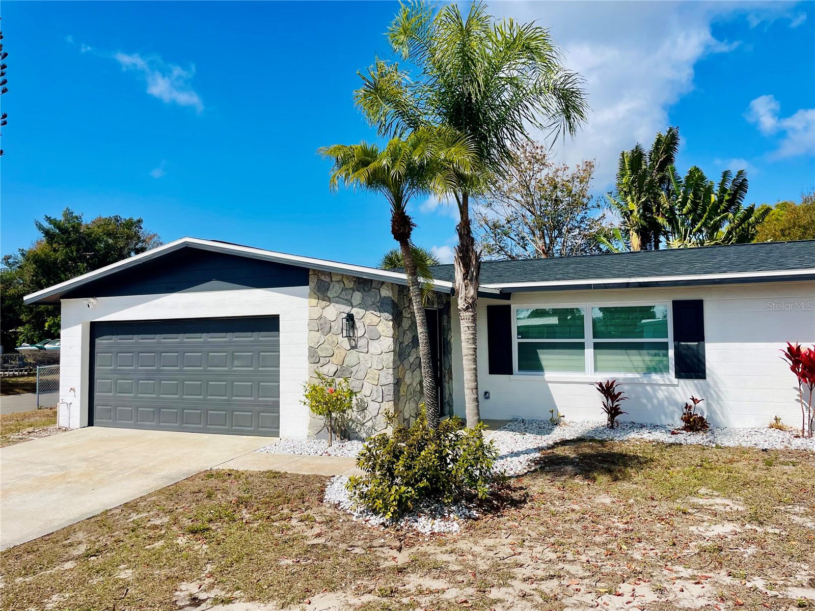 Image 2 of 32 For 3014 Southern Parkway W