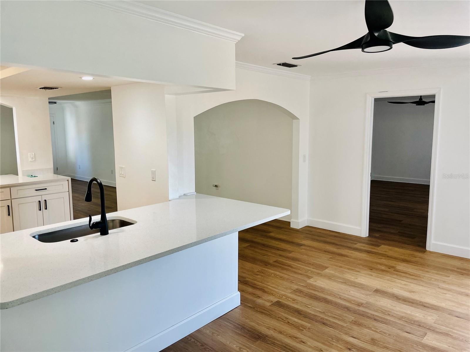 Image 7 of 32 For 3014 Southern Parkway W