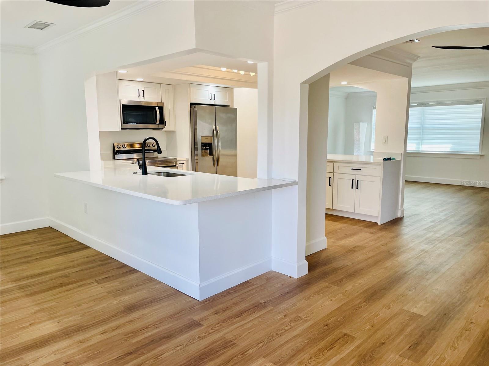 Image 8 of 32 For 3014 Southern Parkway W