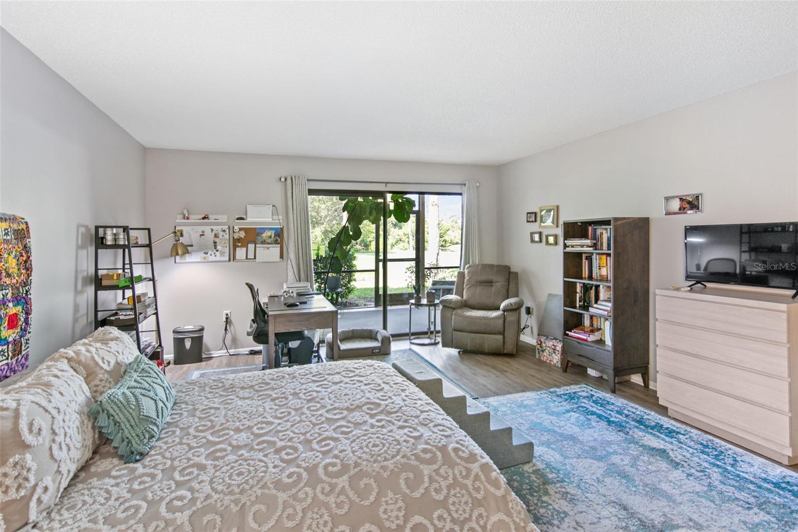 Image 18 of 28 For 611 Woodlawn Drive 611