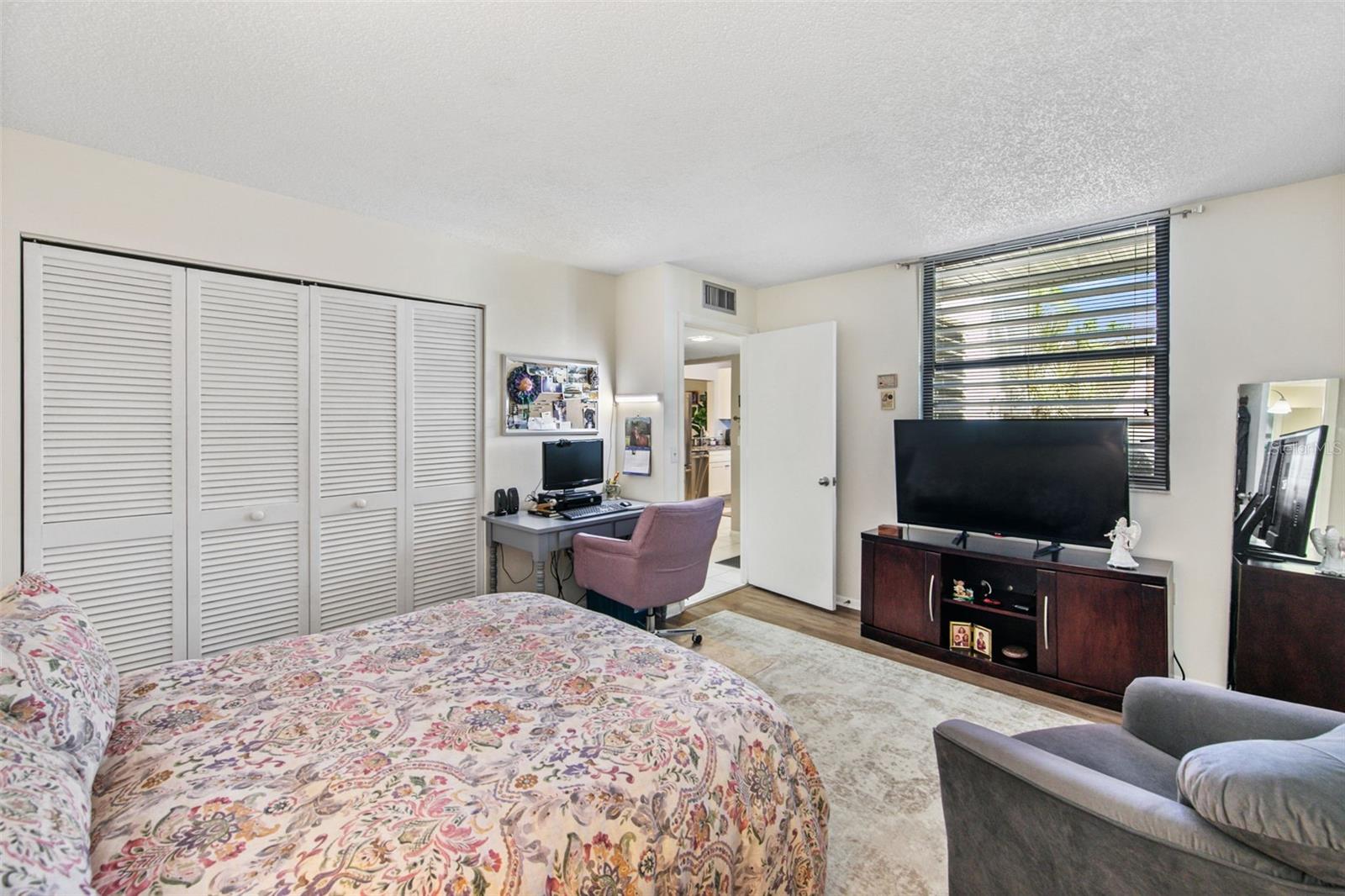 Image 22 of 28 For 611 Woodlawn Drive 611