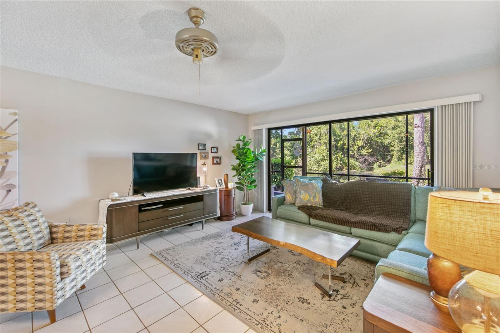 Image 4 of 28 For 611 Woodlawn Drive 611