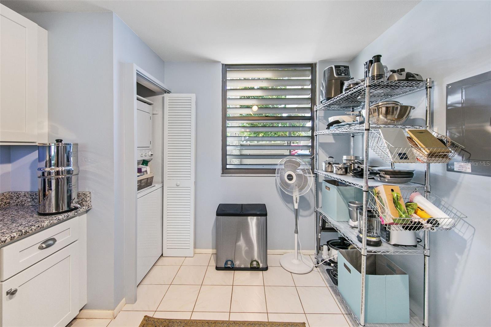 Image 9 of 28 For 611 Woodlawn Drive 611