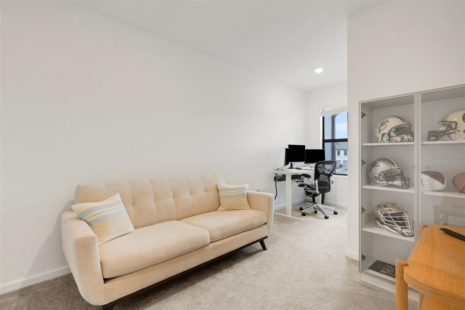 Image 14 of 45 For 6352 Silverstar Drive