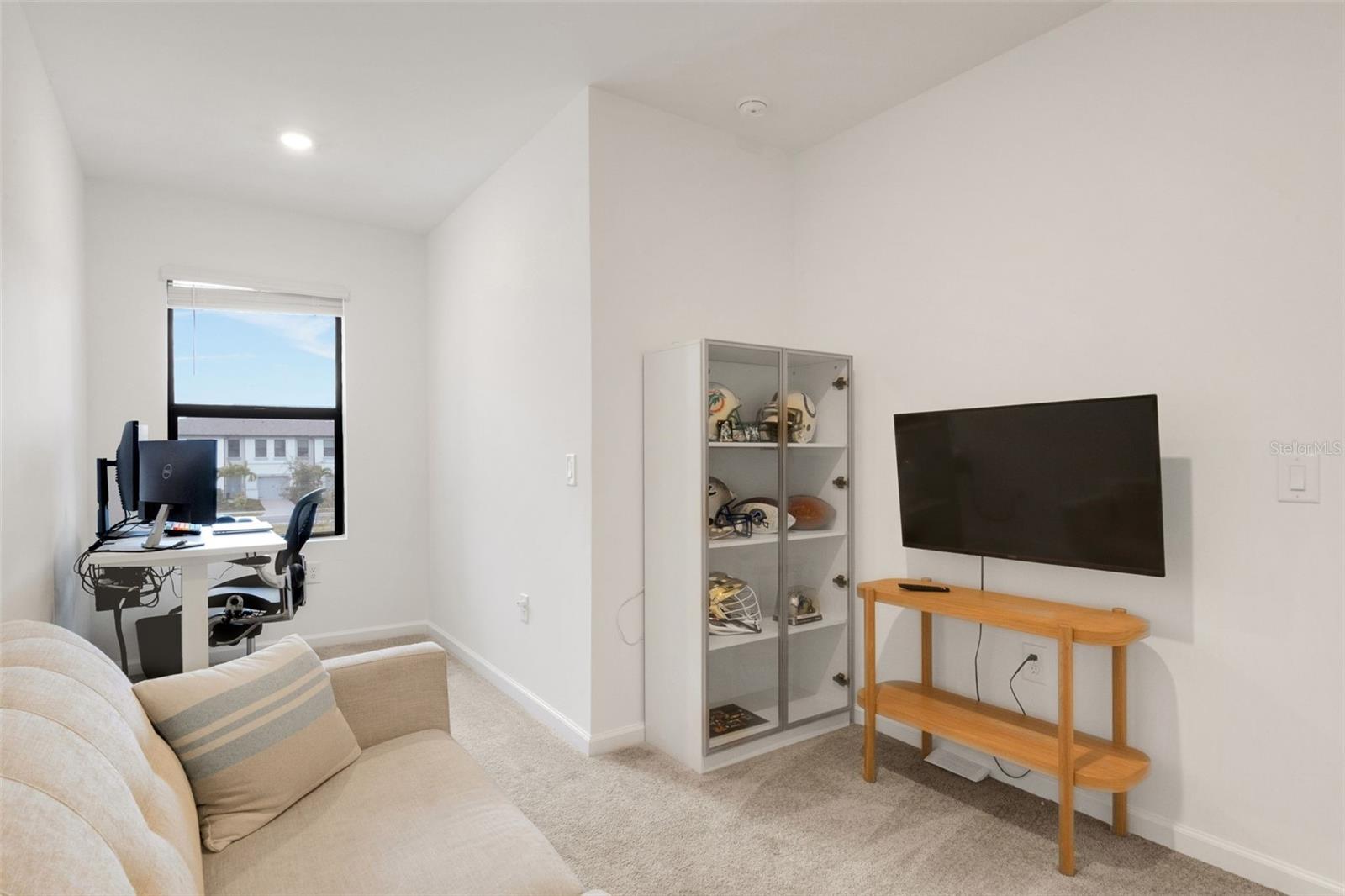 Image 15 of 45 For 6352 Silverstar Drive