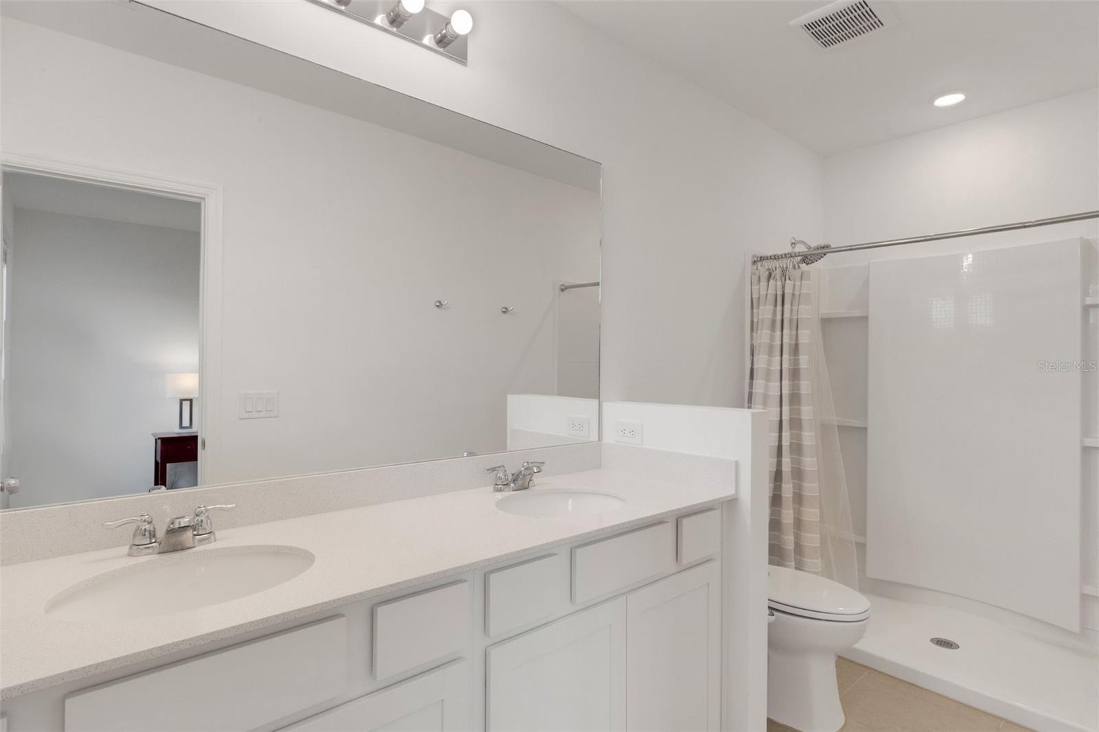 Image 22 of 45 For 6352 Silverstar Drive