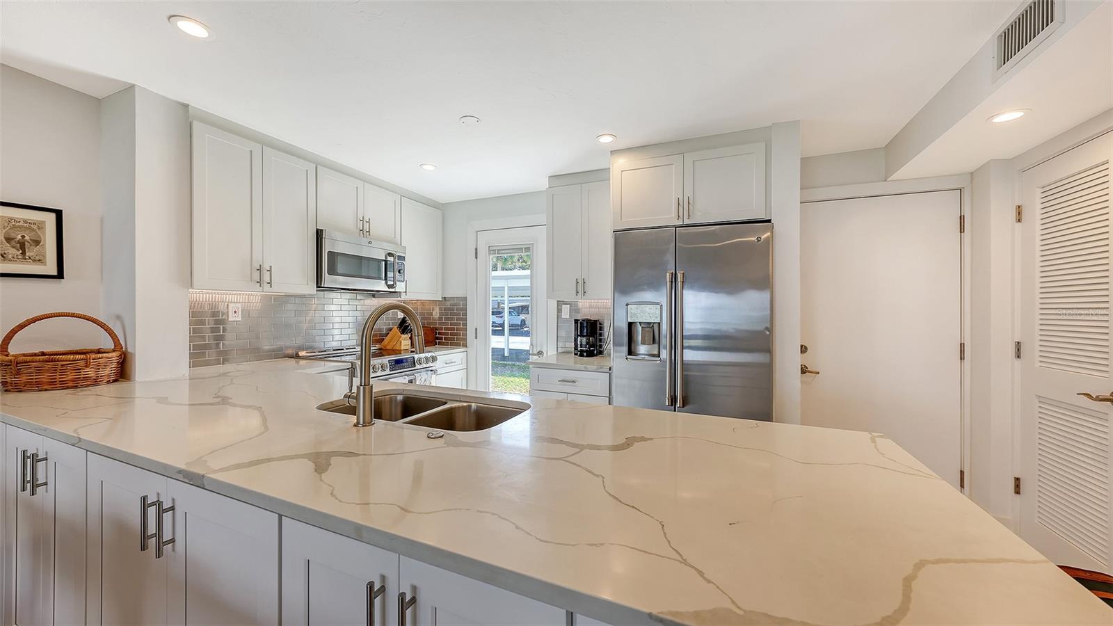 Image 13 of 46 For 771 John Ringling Boulevard 2