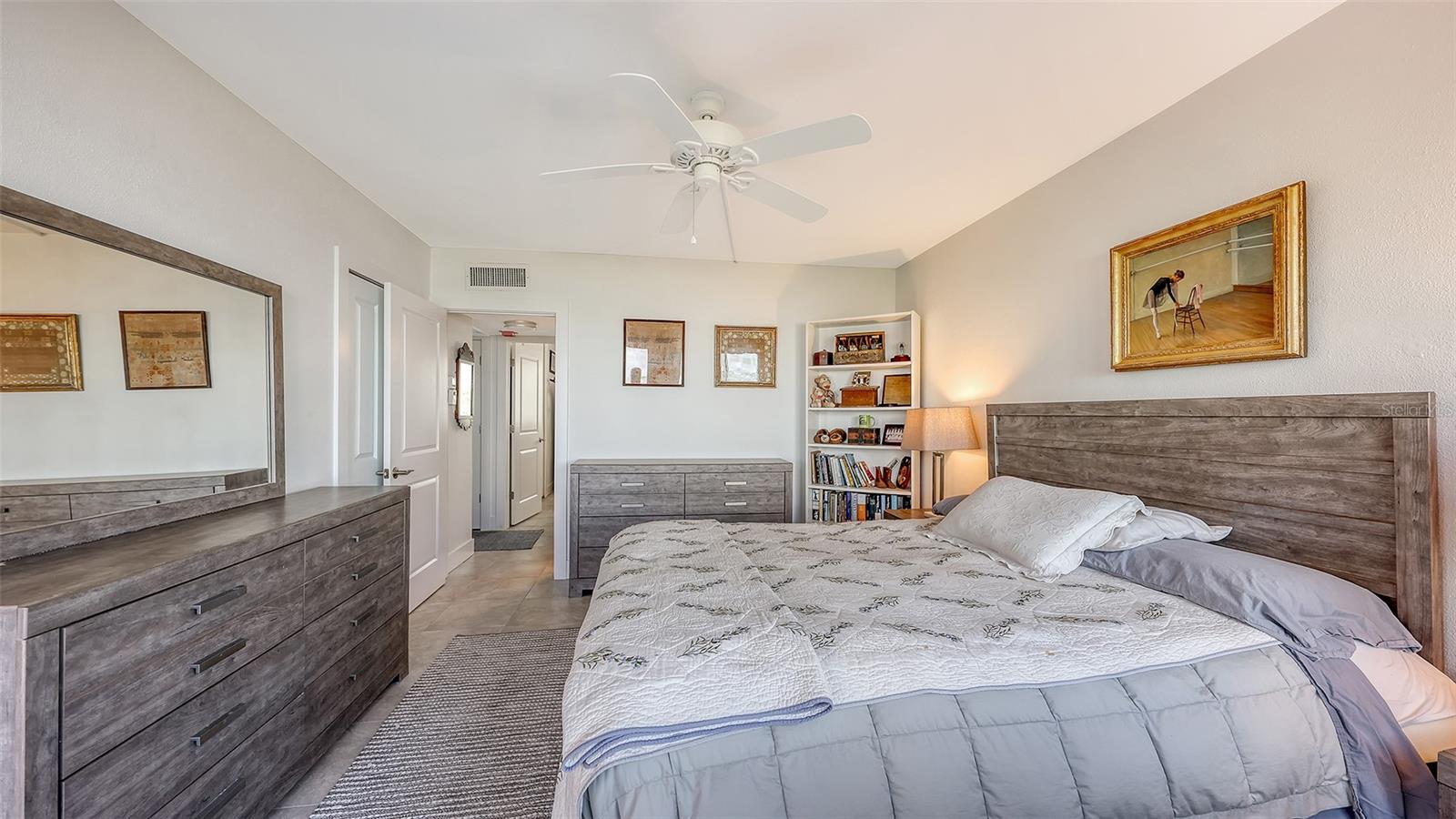 Image 21 of 46 For 771 John Ringling Boulevard 2