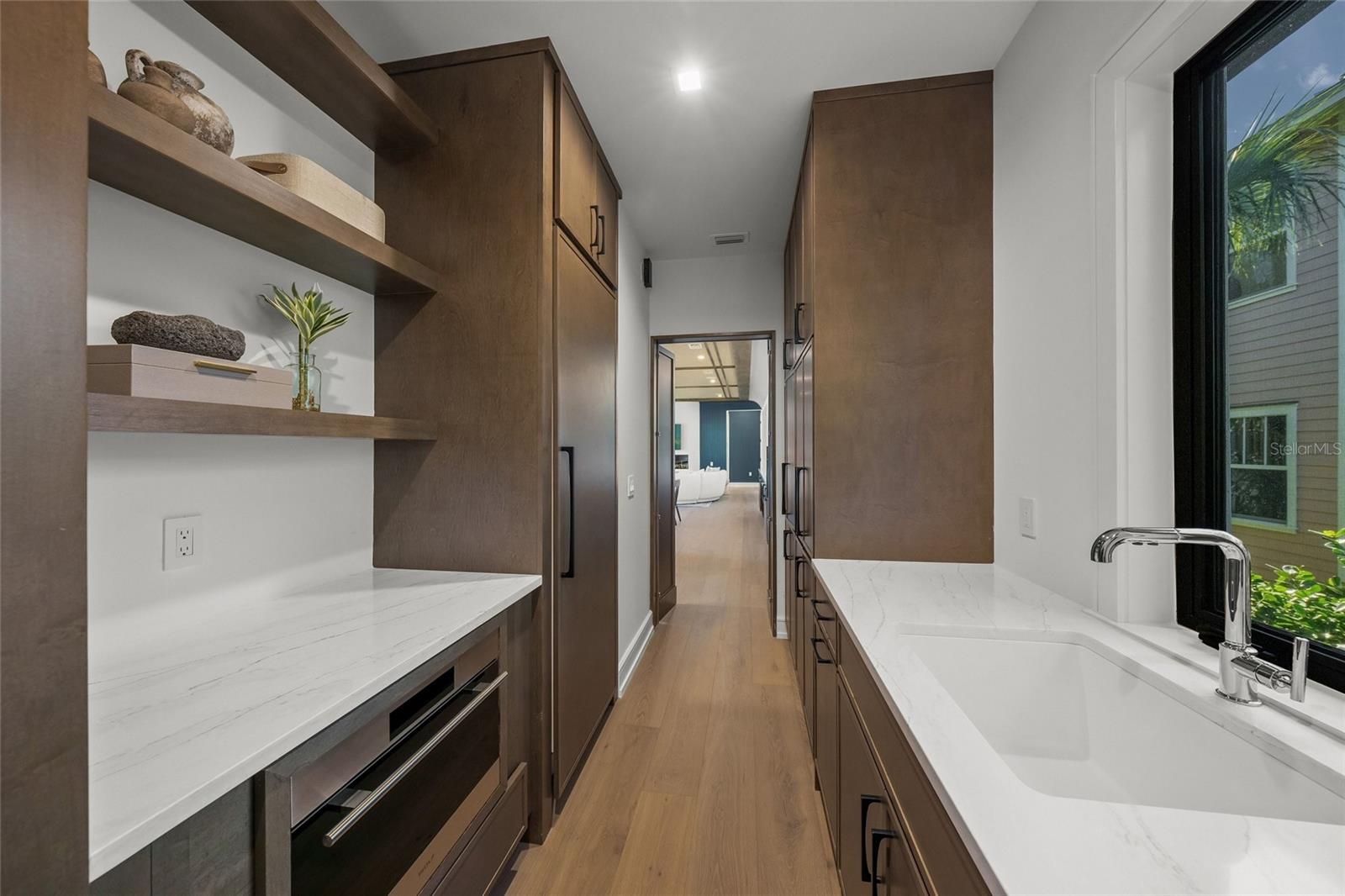 Image 11 of 46 For 821 Bay Boulevard