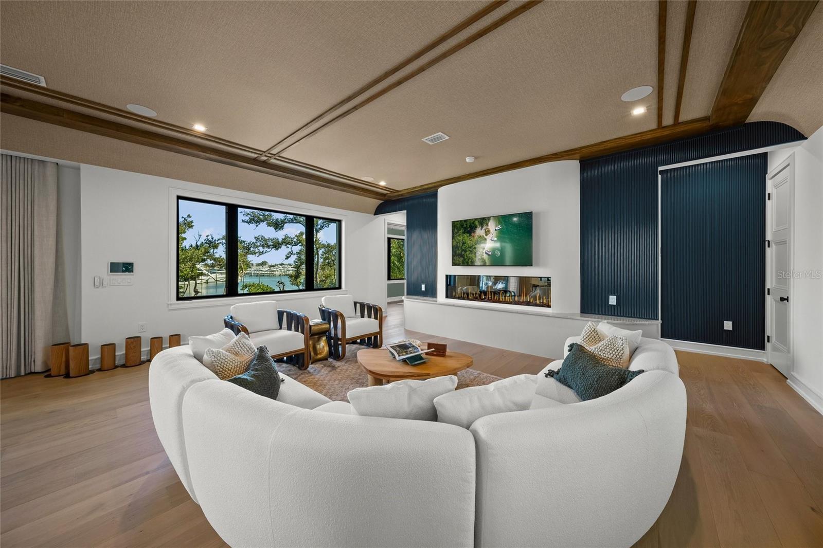 Image 14 of 46 For 821 Bay Boulevard