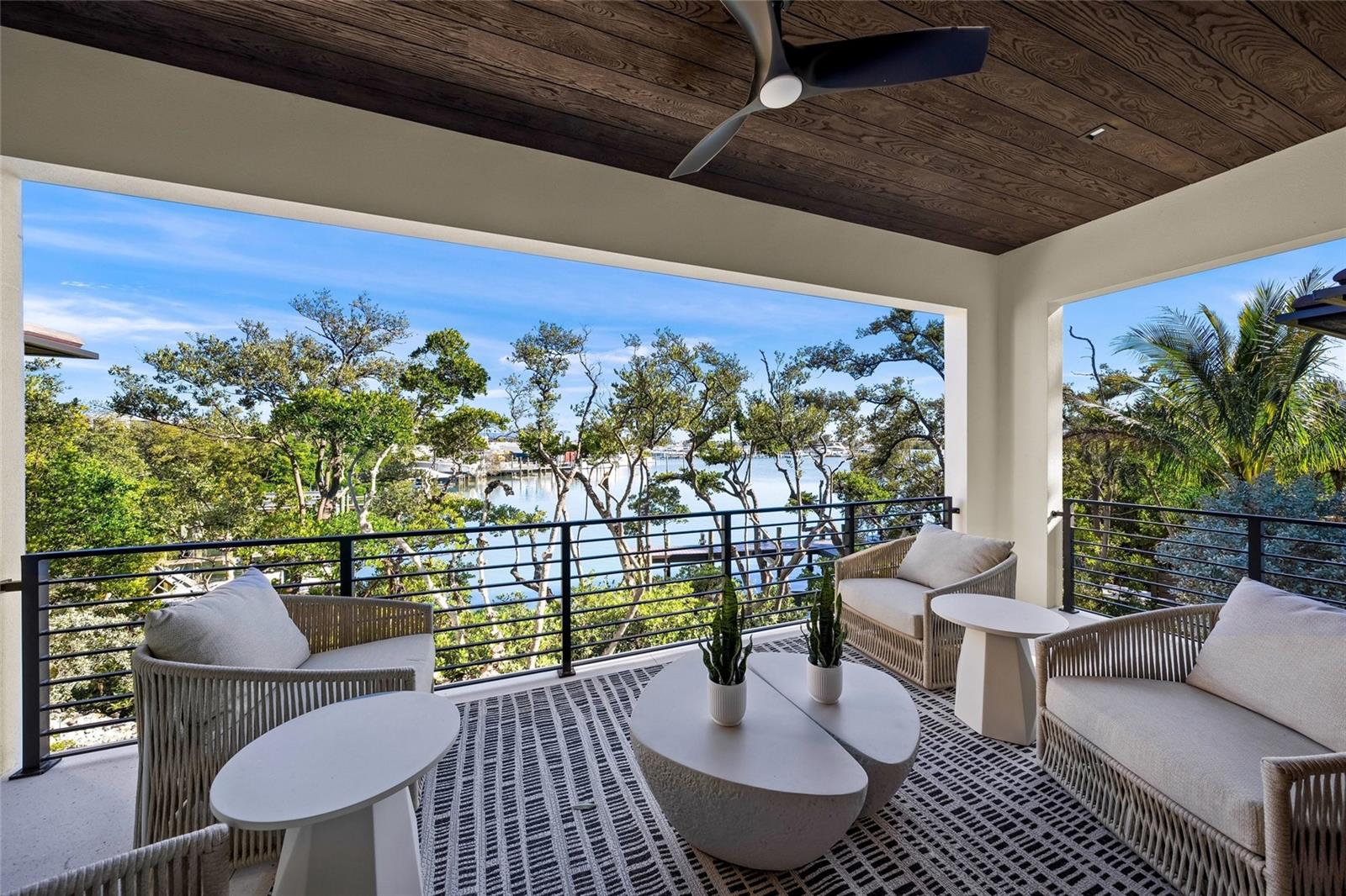 Image 16 of 46 For 821 Bay Boulevard