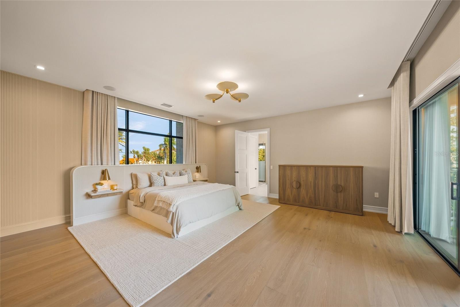 Image 18 of 46 For 821 Bay Boulevard